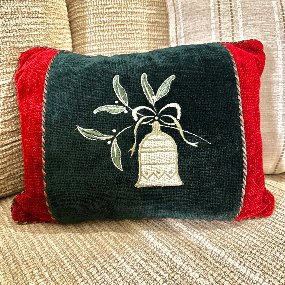 Christmas Chenille Embroidered Pillows Set of 2 Red Green Cardinal‎ Bell 15x11